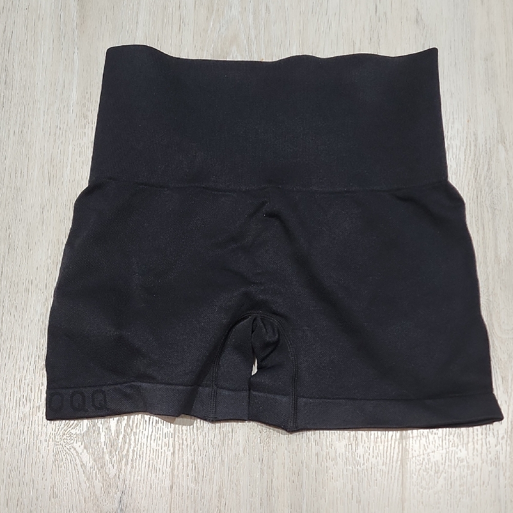High-Waist Black Women’s Bike Shorts with Tummy Control